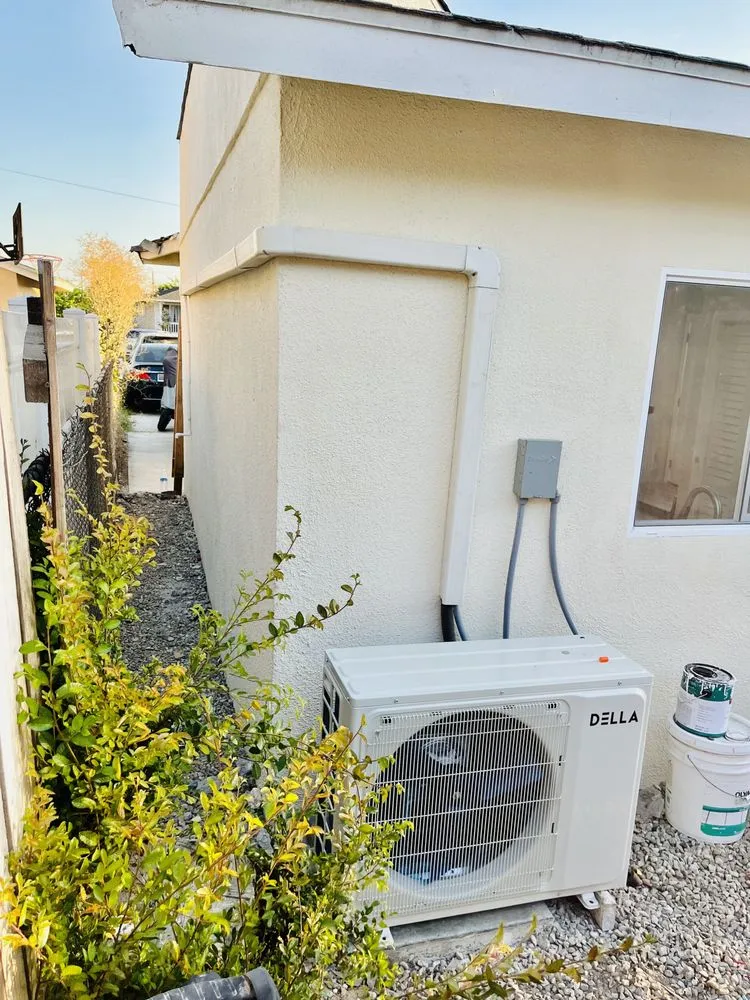 Slide of Mini Split Installation Gominisplit