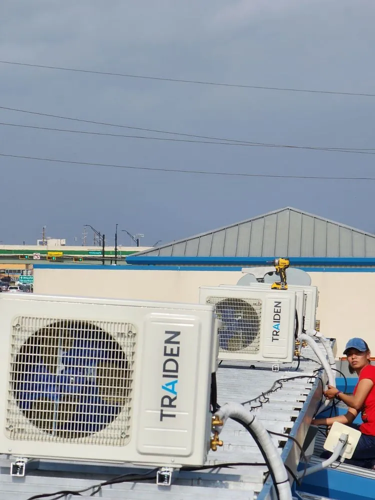 Slide of Mini Split Pro