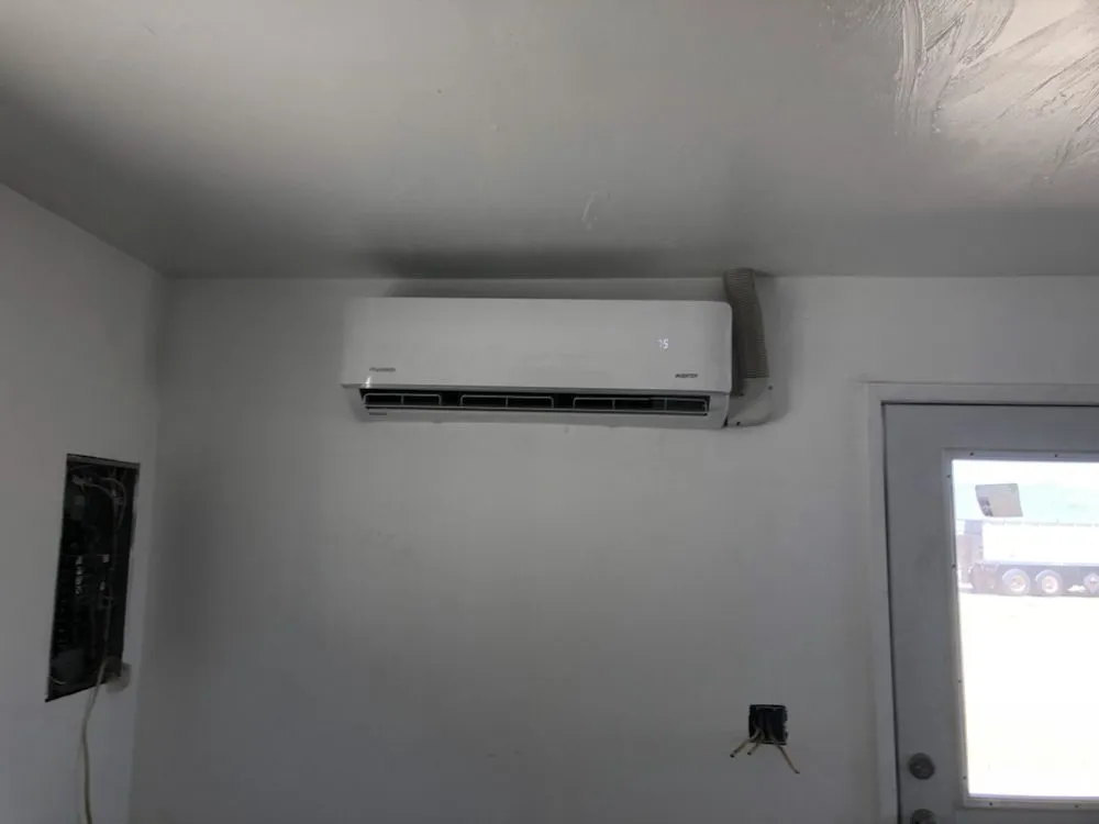 Slide of Mobil Tech RV Repair