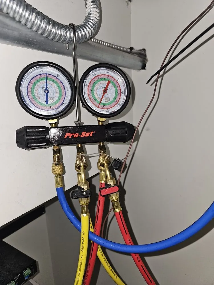 Slide of Molo Hvacre