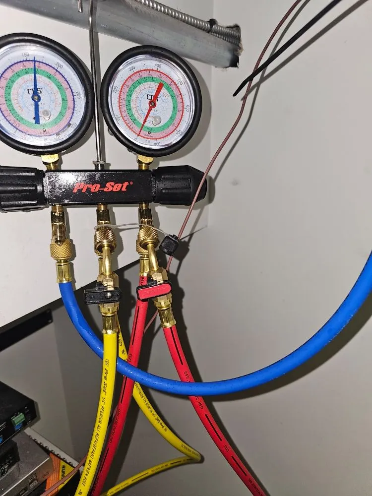 Slide of Molo Hvacre