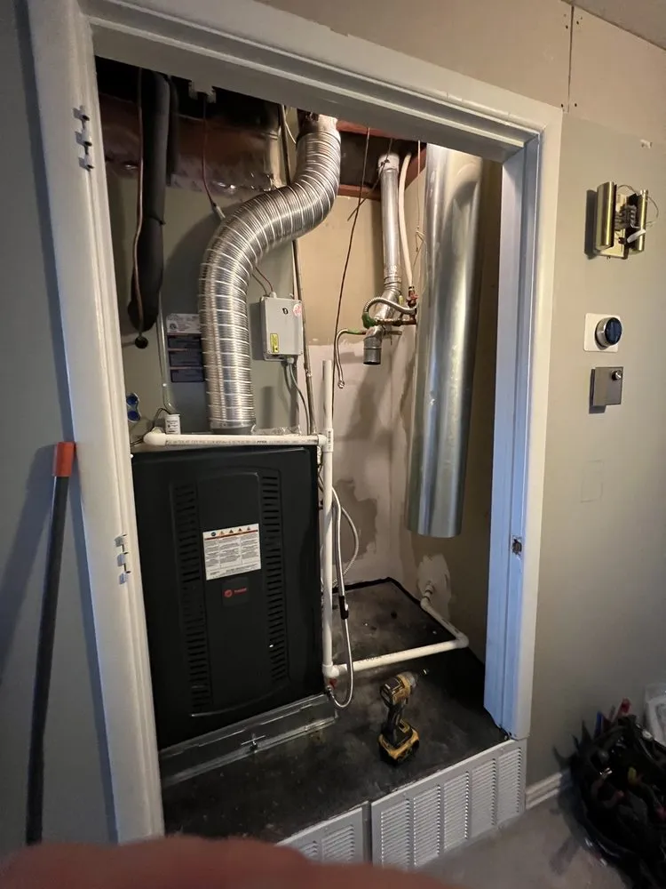 Slide of Mondragon Mechanical Air Conditioning & Heating