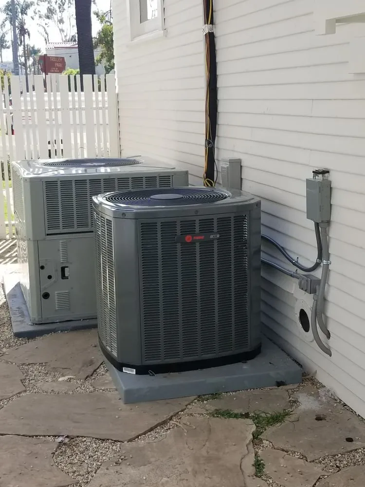 Slide of Monrovia Aire