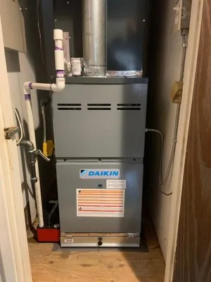 Moon's Heating & Air Logo