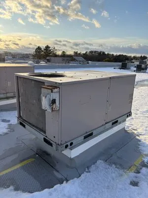 Moore Mechanical Logo