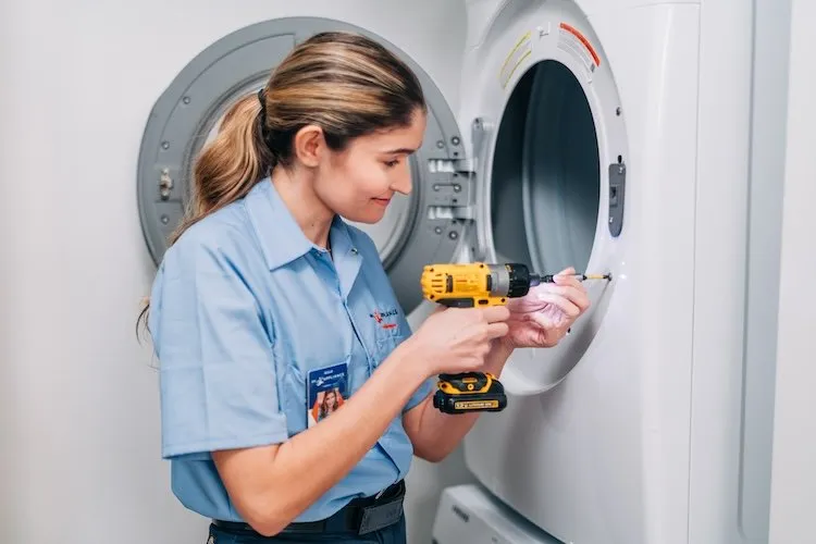 Slide of Mr. Appliance of West Loop