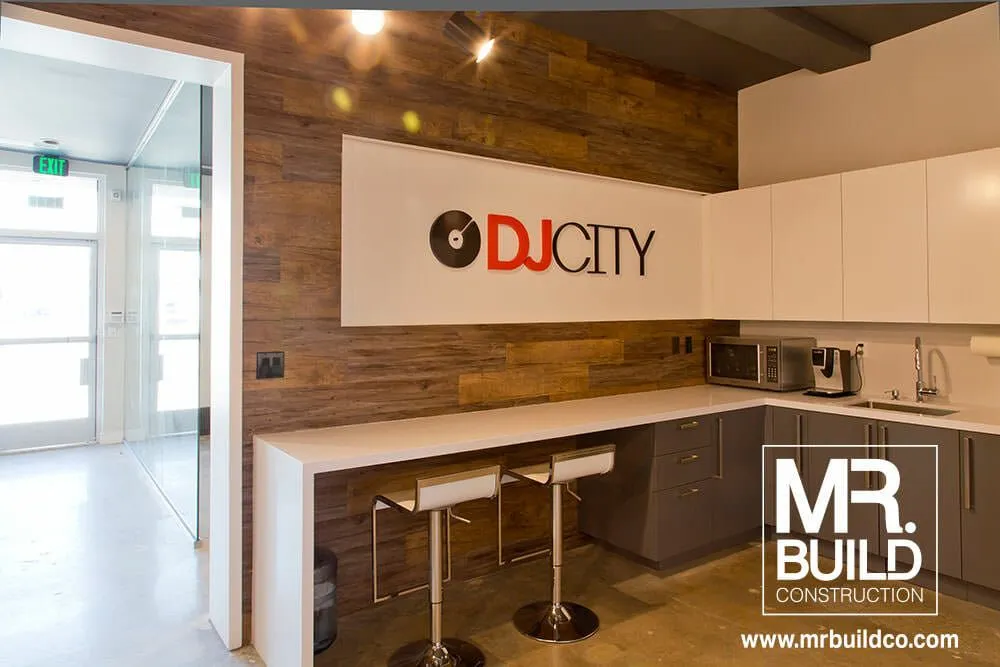 Slide of Mr Build Home Improvement