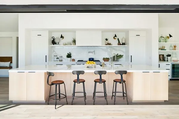 Mr Build Home Improvement Logo