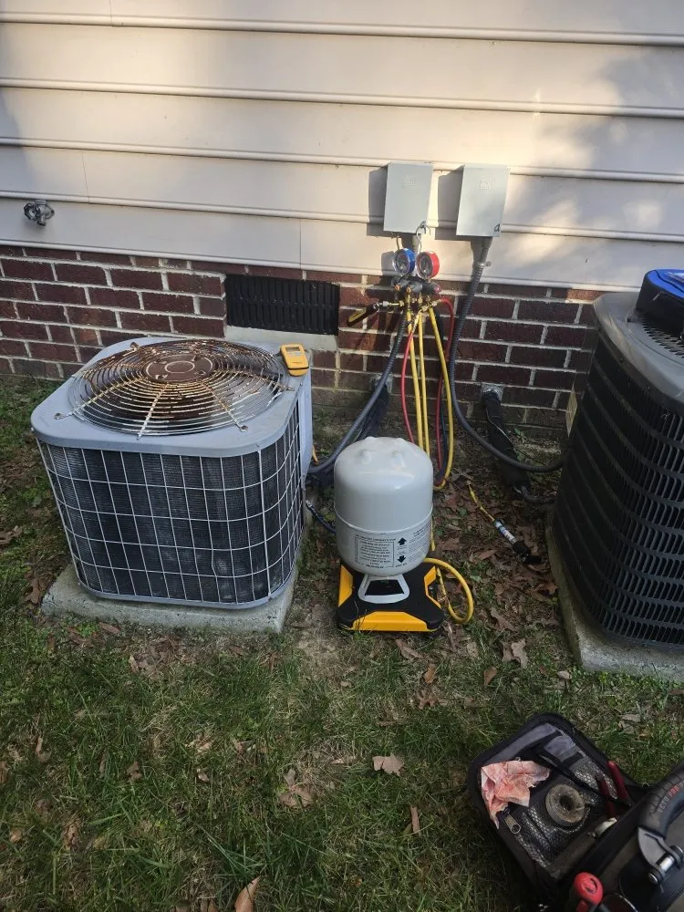 Slide of M&R HVACR Solutions