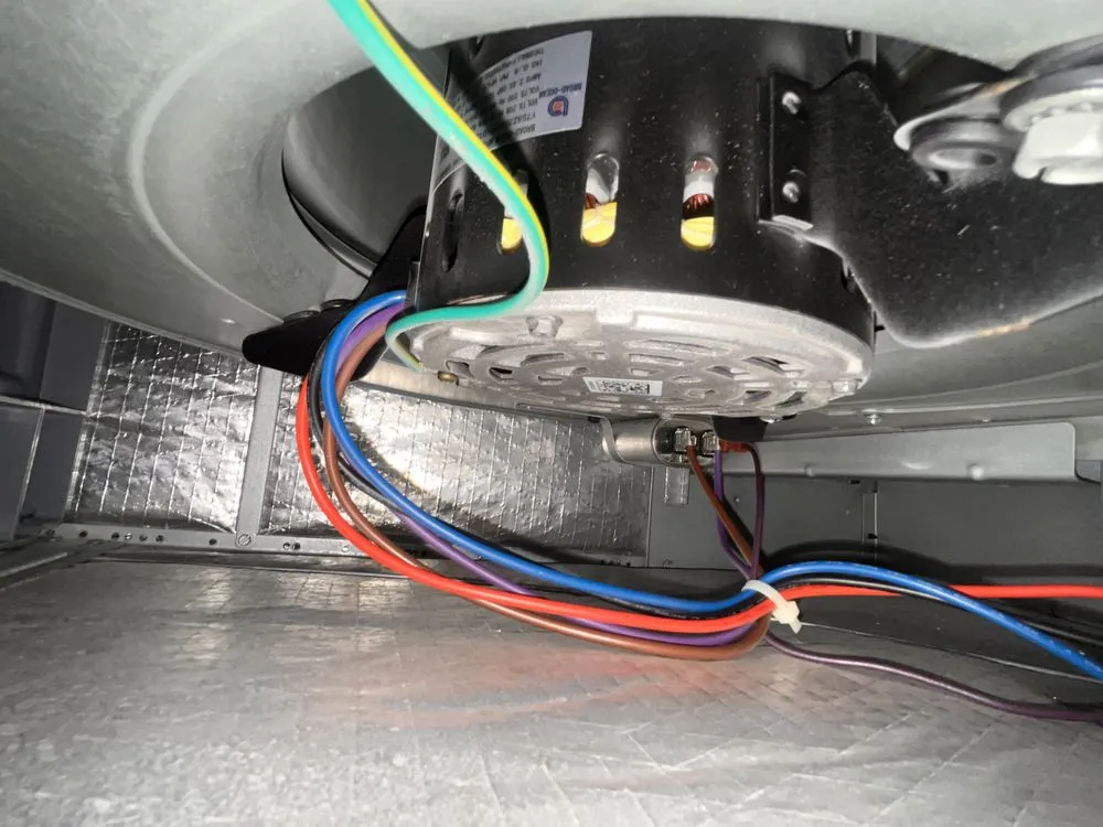 Slide of Mucho Frio Heating and Cooling