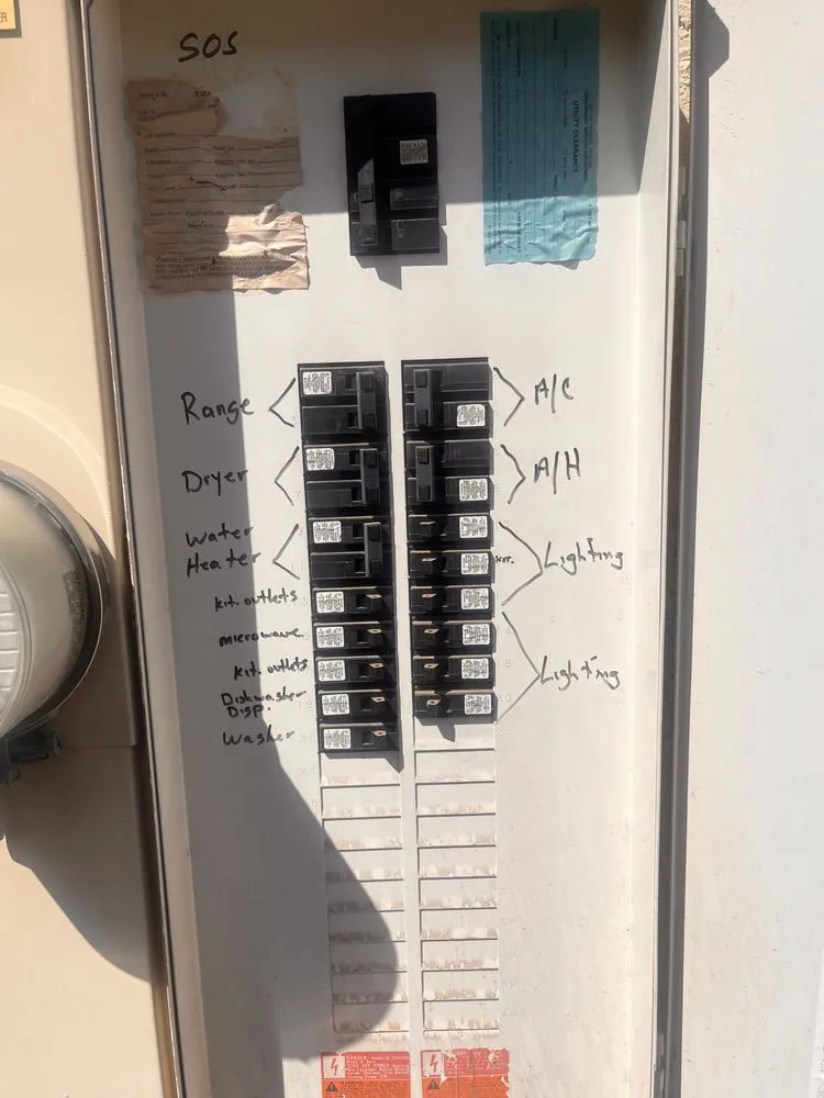 Slide of Mucho Frio Heating and Cooling