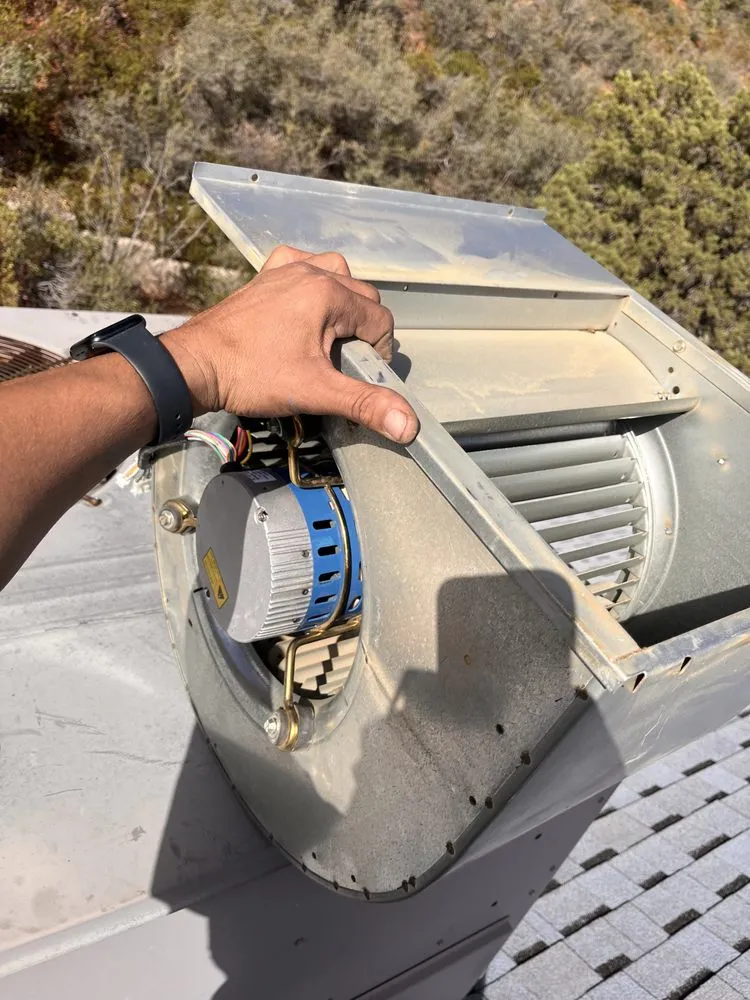 Slide of Mucho Frio Heating and Cooling