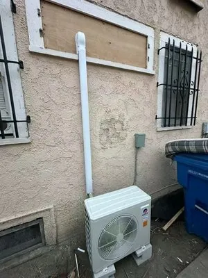 New Bee Service Logo