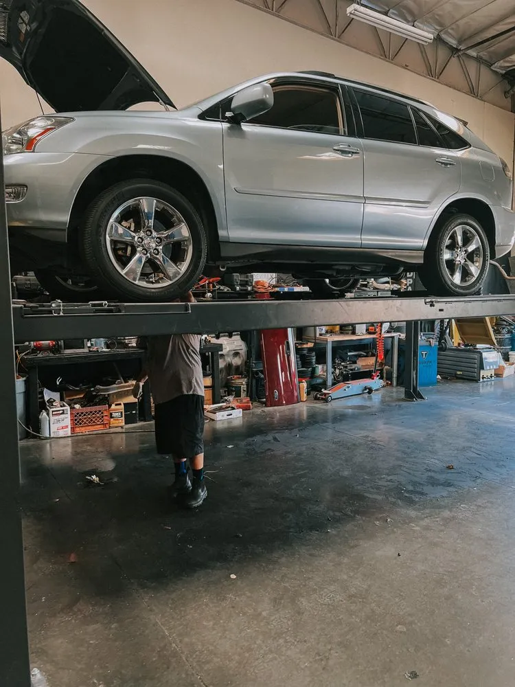 Slide of New Hub Auto Service