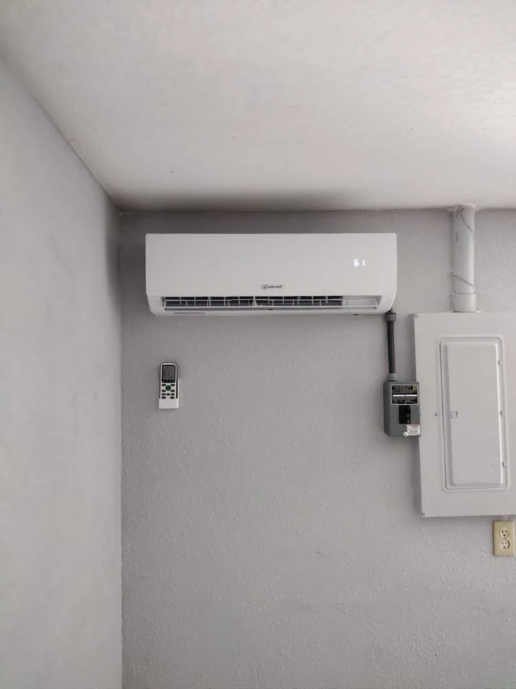 Slide of Neyderluis Air