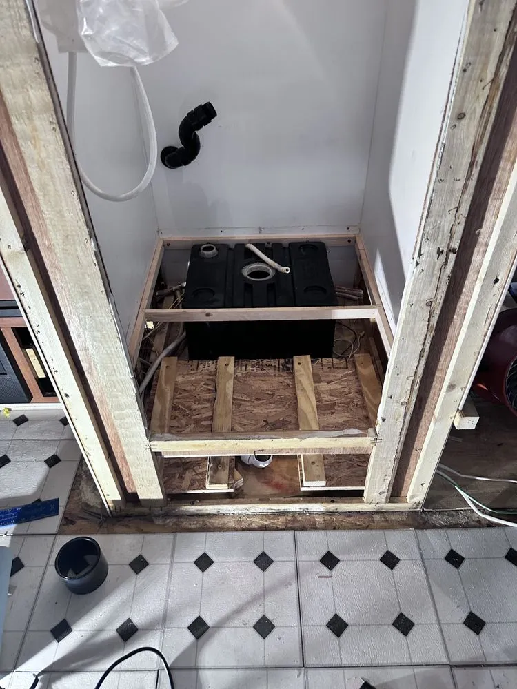 Slide of Nomad Mobile RV Repair and Services