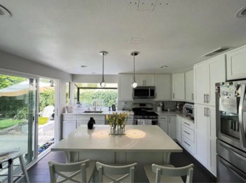 Slide of Ozvia Electric