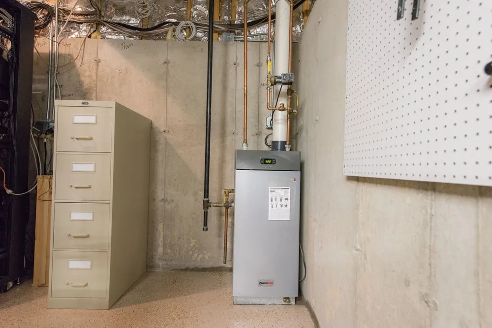 Slide of Paragon Heating, Cooling, and Tankless