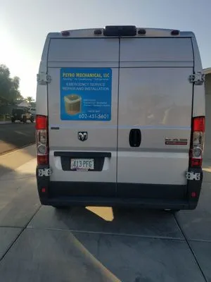 Petro Mechanical Logo