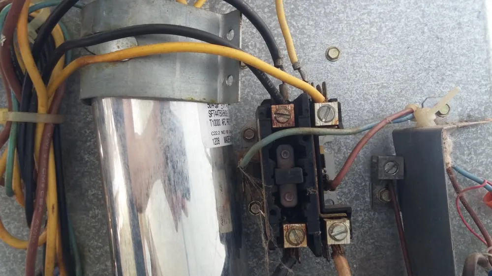 Slide of Petrocelli Services