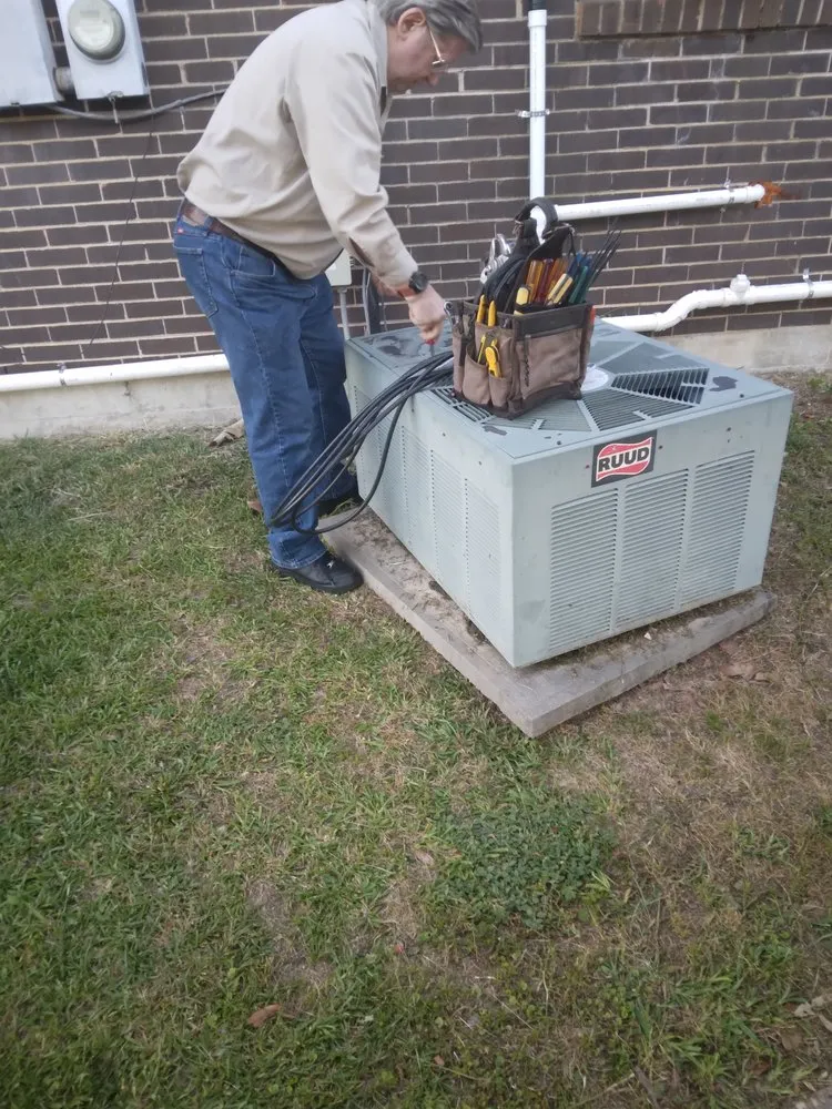 Slide of Pinkerton technicians