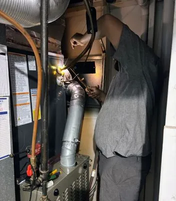 Polar Air Heating and Cooling Logo