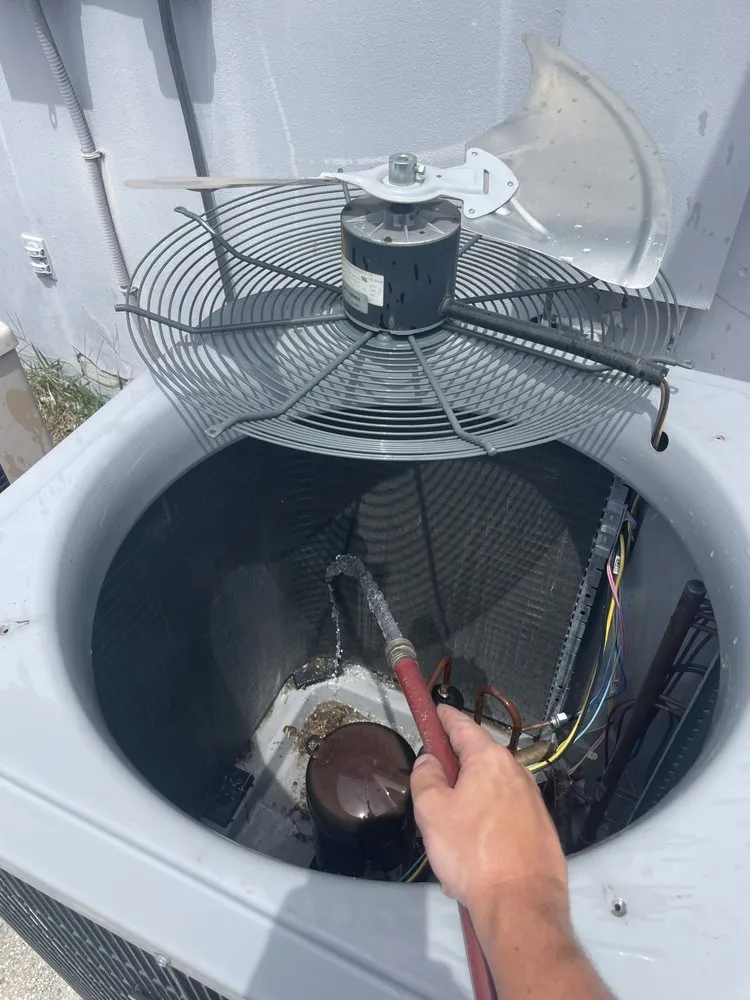 Expert air conditioning service experts serving Tampa Bay, FL - Polar Ice Air