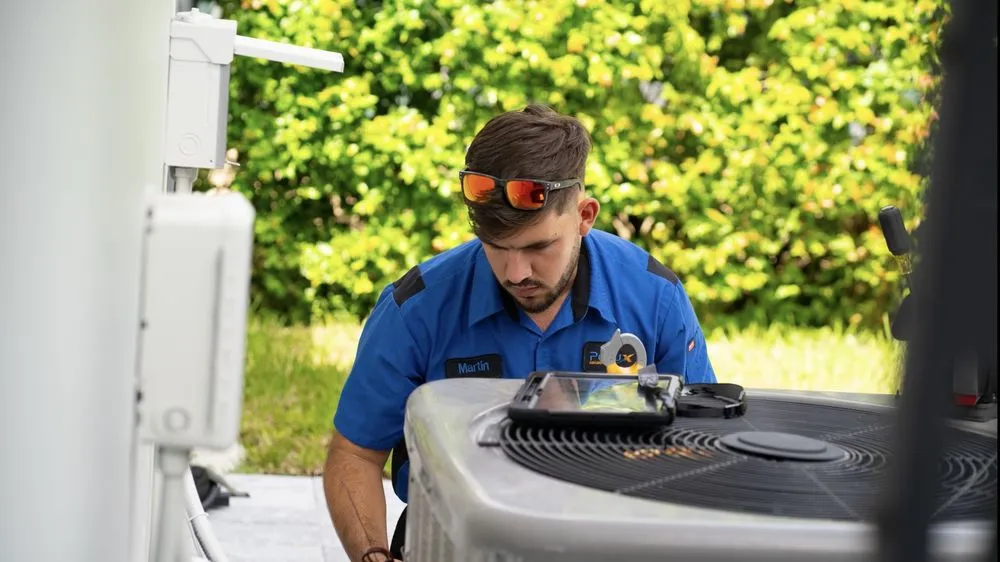 Slide of Pollux Air Conditioning Services