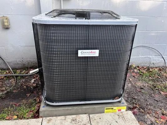 Precision Air Conditioning & Refrigeration Logo