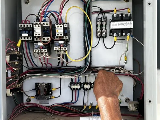 Pro tech heating and cooling Logo