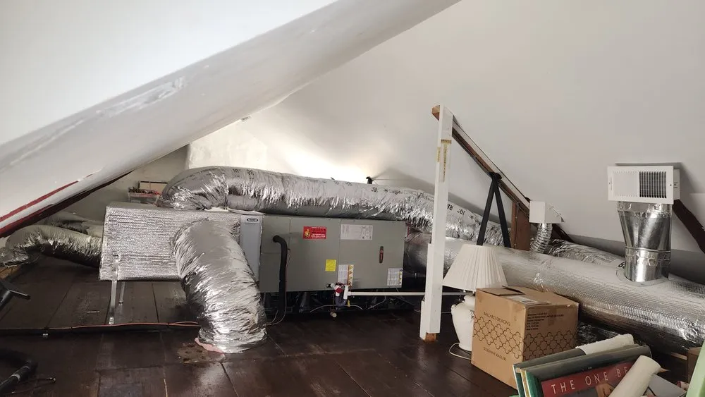 Slide of Queen B Plumbing Heating & Cooling