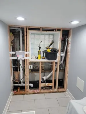 Quick Control Handyman Logo