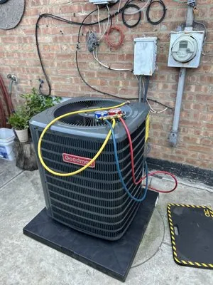 Quora Heating & Cooling Logo