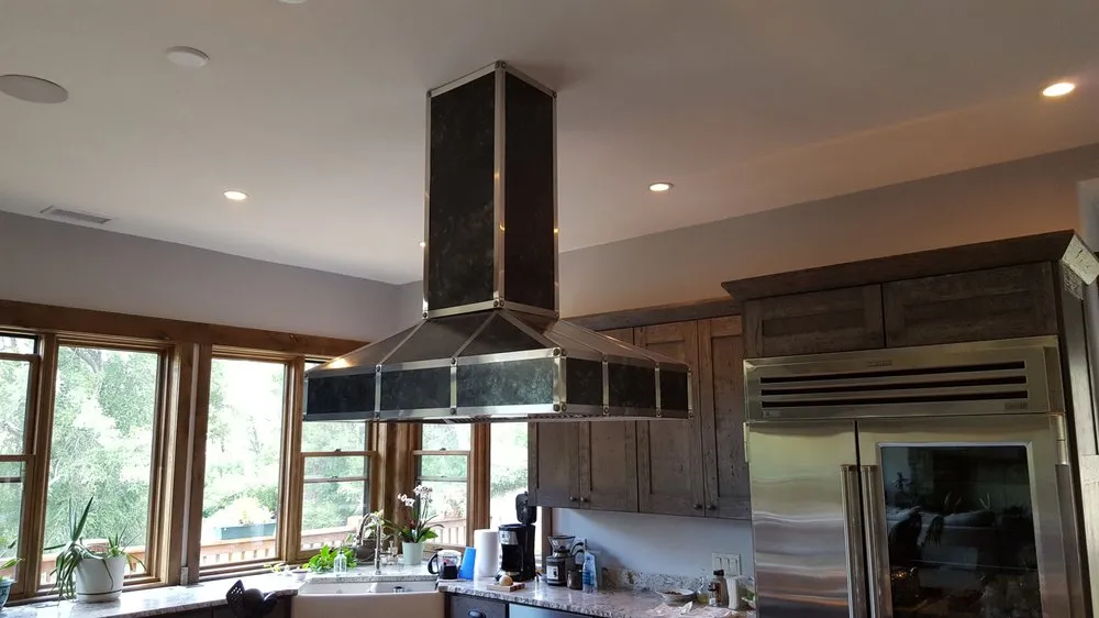 Slide of R & H Mechanical