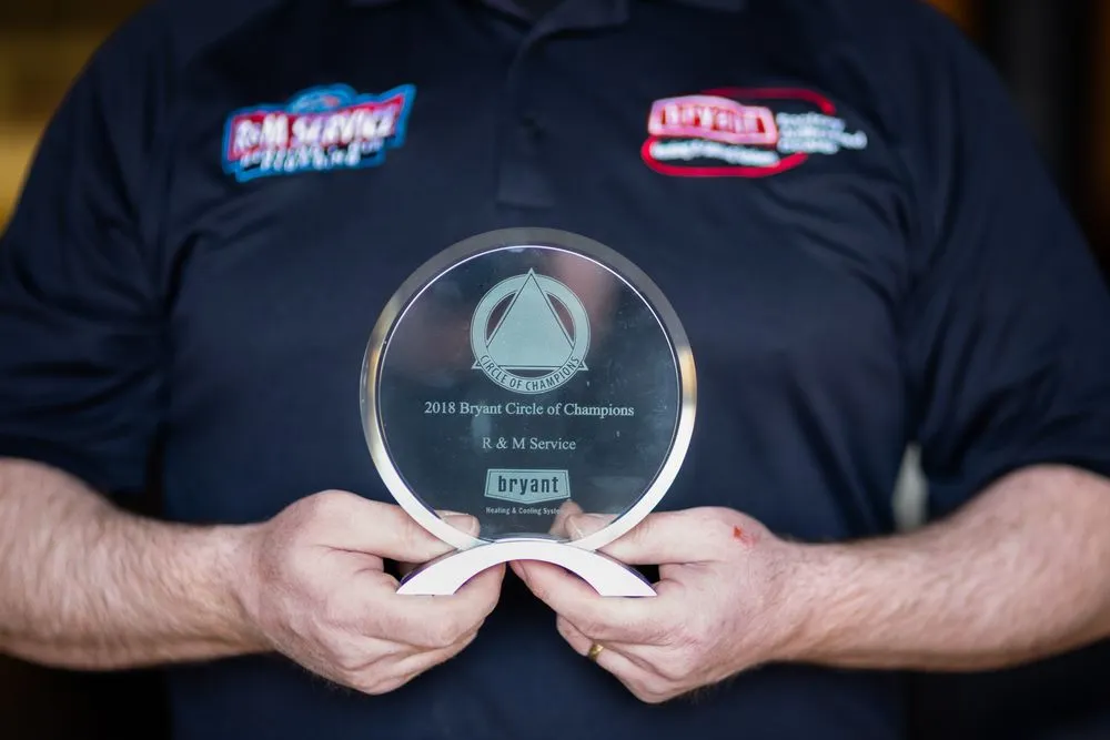 Slide of R & M Service