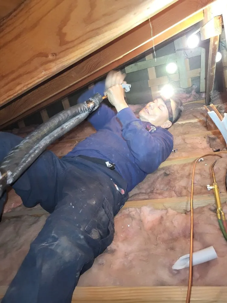 Emergency air conditioning tune-up for local homeowners across San Fernando Valley, CA - R 247 HVAC