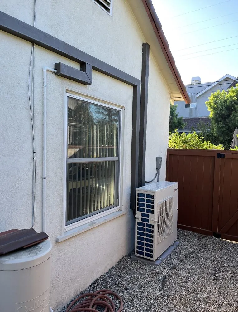 Slide of R Momi Heating & Air-Conditioning