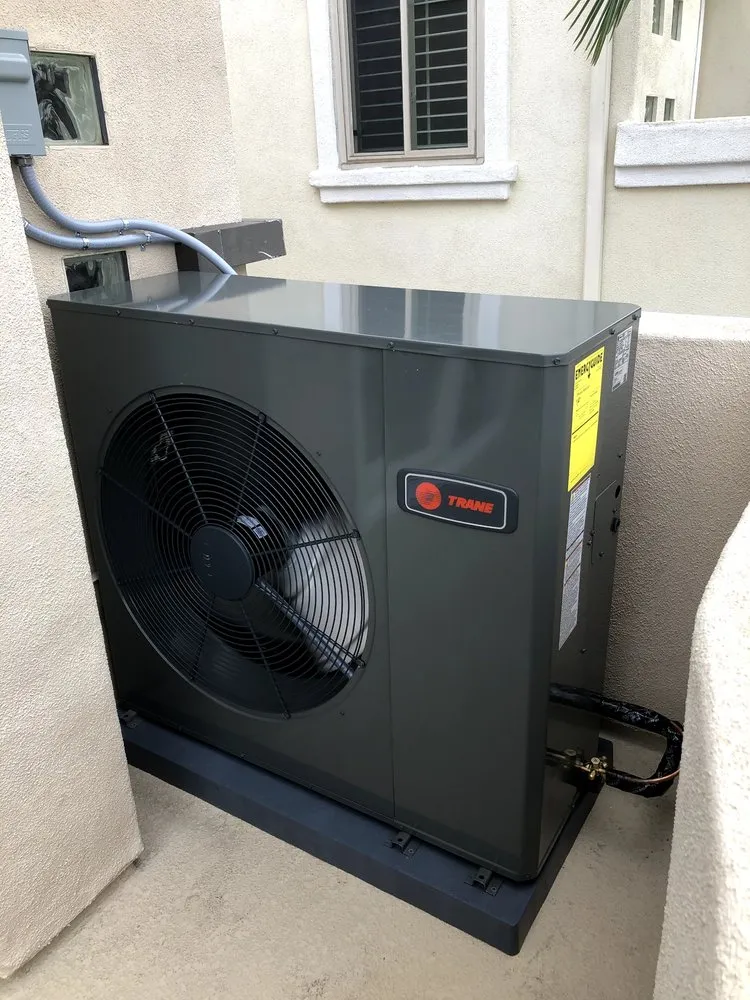 Slide of R Momi Heating & Air-Conditioning