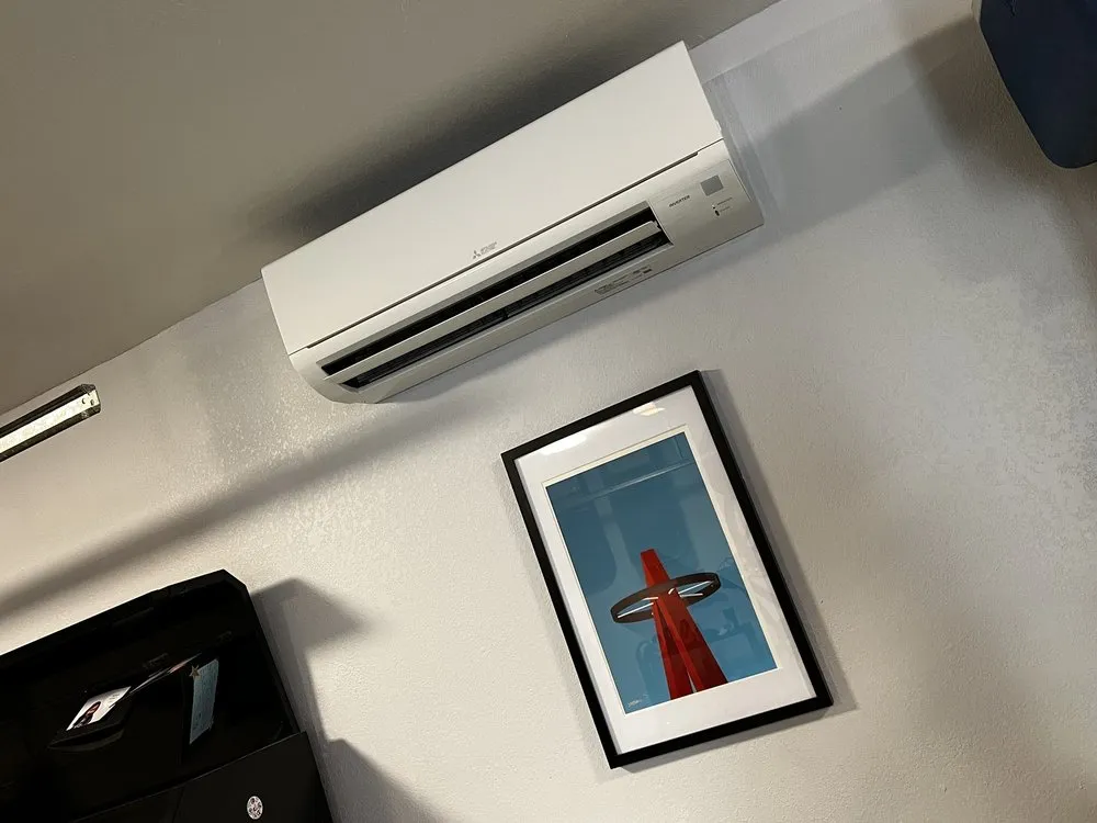 Slide of R Momi Heating & Air-Conditioning