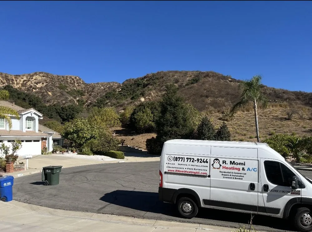 Slide of R Momi Heating & Air-Conditioning