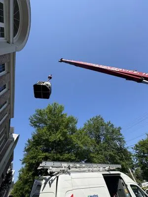 R Servíces Heating & Cooling Logo