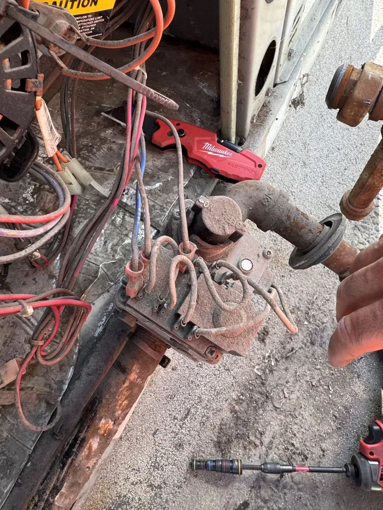 Slide of Raul’s Heating & Cooling