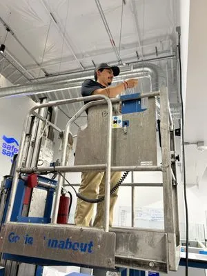 Raul’s Heating & Cooling Logo