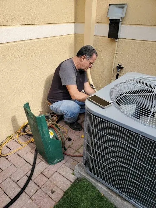 Slide of RB Air Conditioning El Doctor De Los Appliances