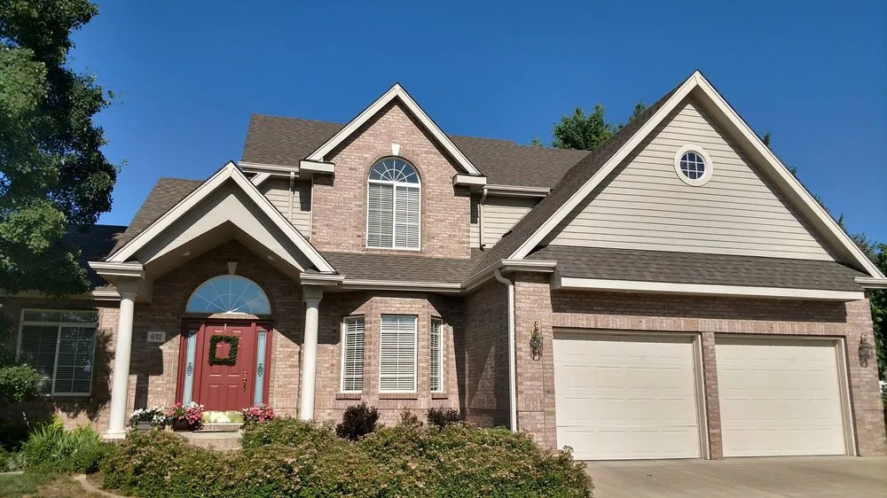 Slide of Read's Roofing & Repair