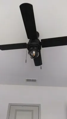 Reesio's Repairs and Renovations Logo