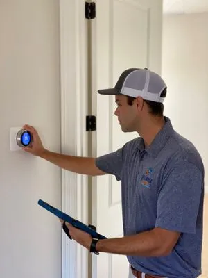 Reliable Ducts Heating & Cooling Logo