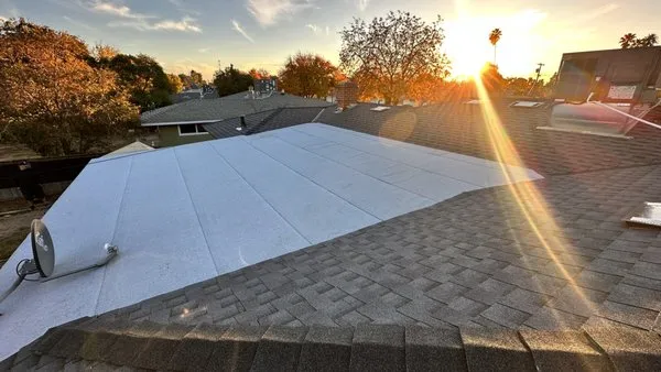 Renovate Home Improvement Logo