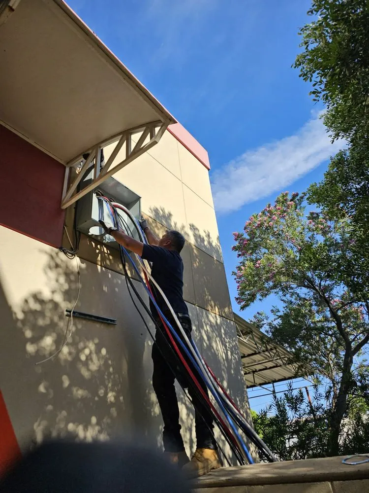 Slide of Rey Eletric And Hvac System