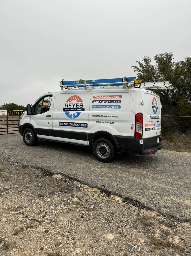 Slide of Reyes Air conditioning